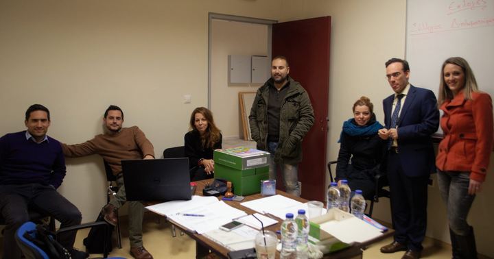 Association elections: members in the voting room